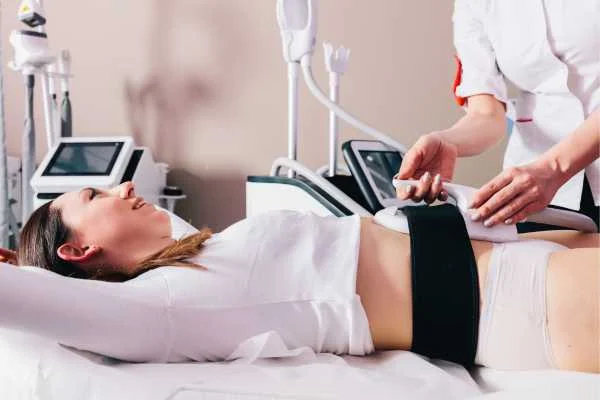 woman having body sculpting to help improve her body image and her mental health Notting Hill